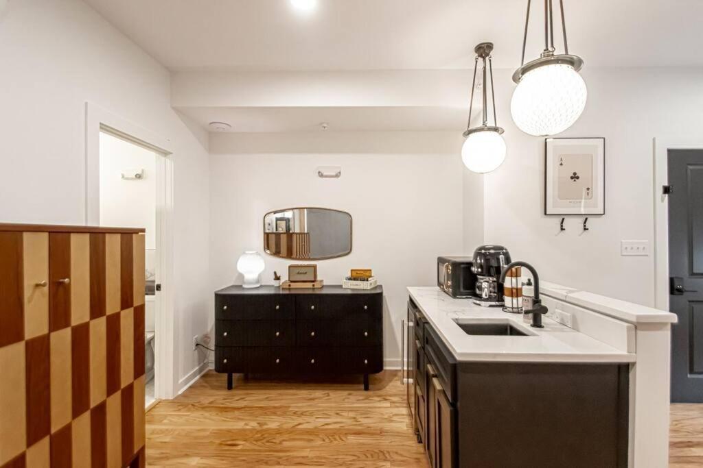 Steps To Bathhouses, Historic Studio, King Bed, Room # 101 Hot Springs Exterior photo